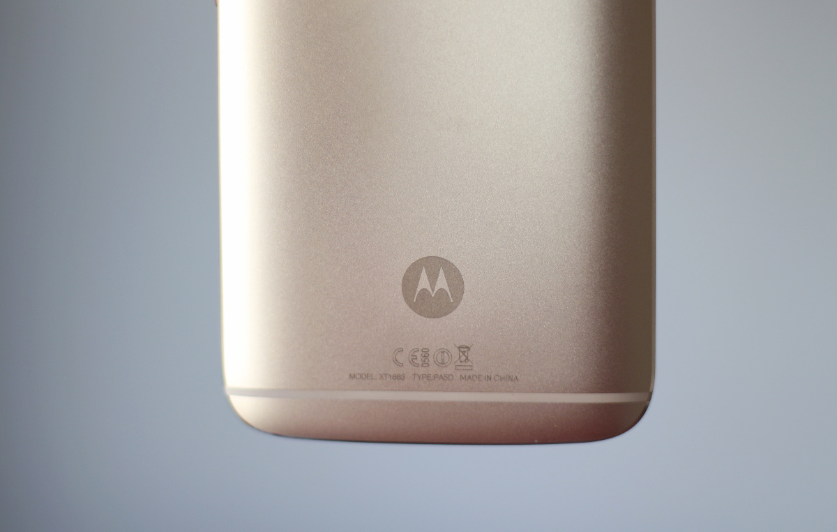 Moto M