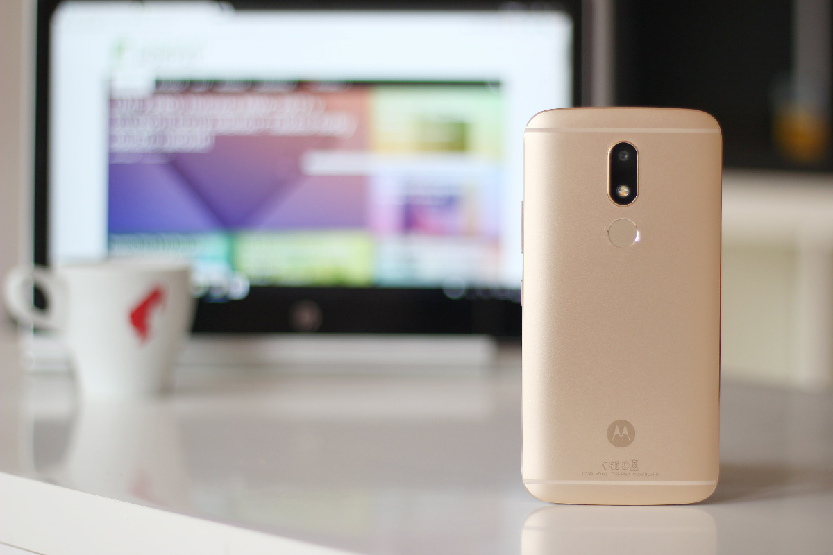 Moto M