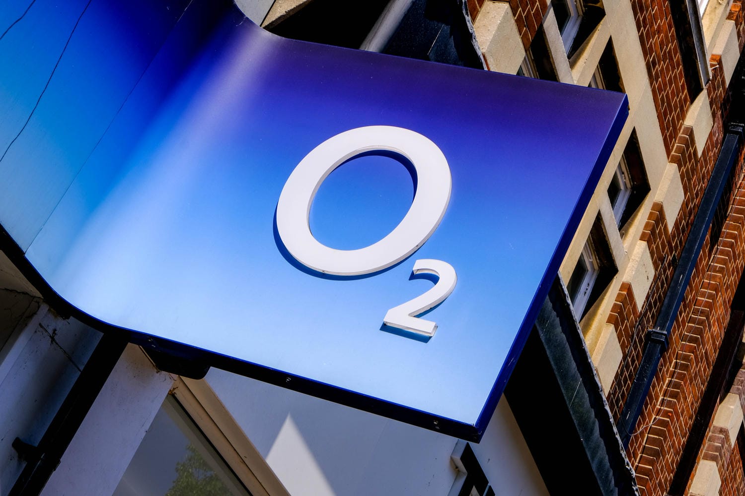 Sign Saying Just Ao2 Slováci sa boja technológií, O2 im chce byť parťákom